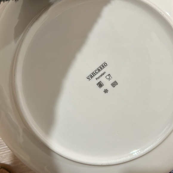 Set or 3 Decorative porcelain Handpainted Plates by Vancasso - Picture 5 of 5